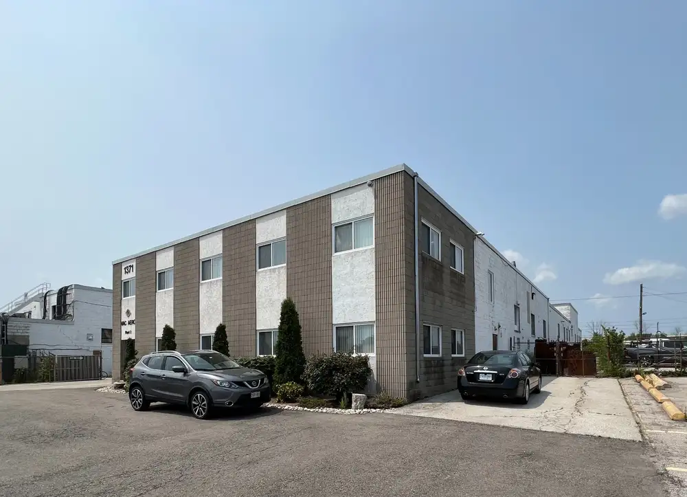 Commercial flat roofing project in Woodbridge/Vaughan, ON